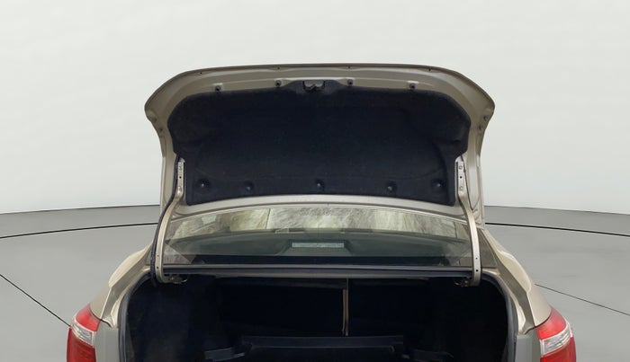 2015 Toyota Corolla Altis G PETROL, Petrol, Manual, 68,892 km, Boot Door Open