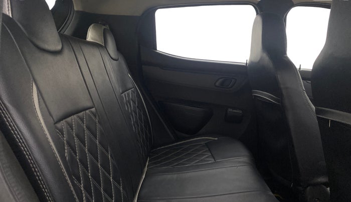 2017 Renault Kwid RXT 1.0, Petrol, Manual, 48,786 km, Right Side Rear Door Cabin