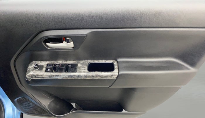 2022 Maruti New Wagon-R VXI 1.0, CNG, Manual, 70,104 km, Driver Side Door Panels Control