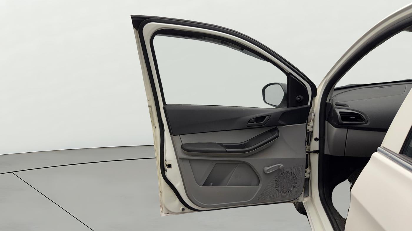 2024 Tata Tiago XE PETROL, Petrol, Manual, 15,368 km, LHS Front Door