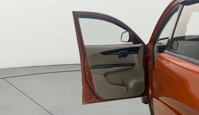 2016 Mahindra Kuv100 K8 D 6 STR, Diesel, Manual, 73,673 km, LHS Front Door