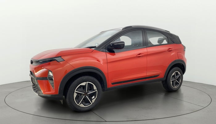 2023 Tata NEXON FEARLESS + SUNROOF AMT DUAL TONE 1.5 DIESEL, Diesel, Automatic, 15,482 km, Left Front Diagonal