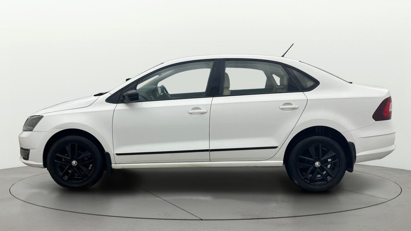 2018 Skoda Rapid AMBITION 1.6 MPI MT, Petrol, Manual, 16,545 km, Left Side