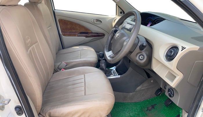 2014 Toyota Etios VD, Diesel, Manual, 25,949 km, Right Side Front Door Cabin