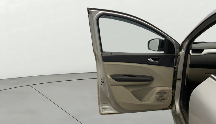 2021 Renault TRIBER RXZ, CNG, Manual, 48,940 km, LHS Front Door