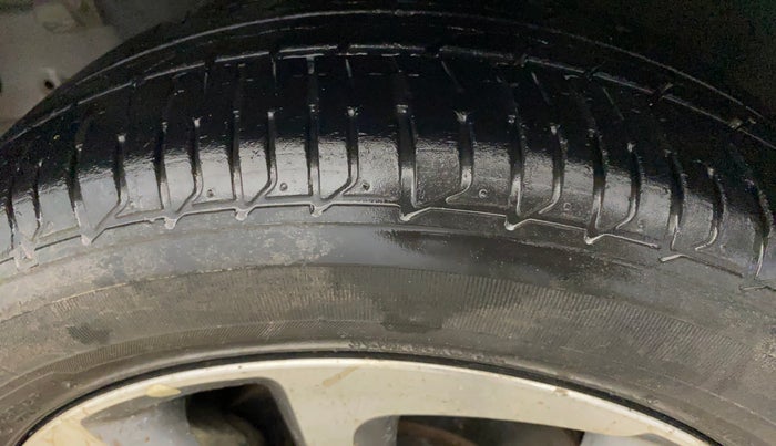 2015 Hyundai Elite i20 ASTA 1.2 (O), Petrol, Manual, 24,246 km, Left Front Tyre Tread