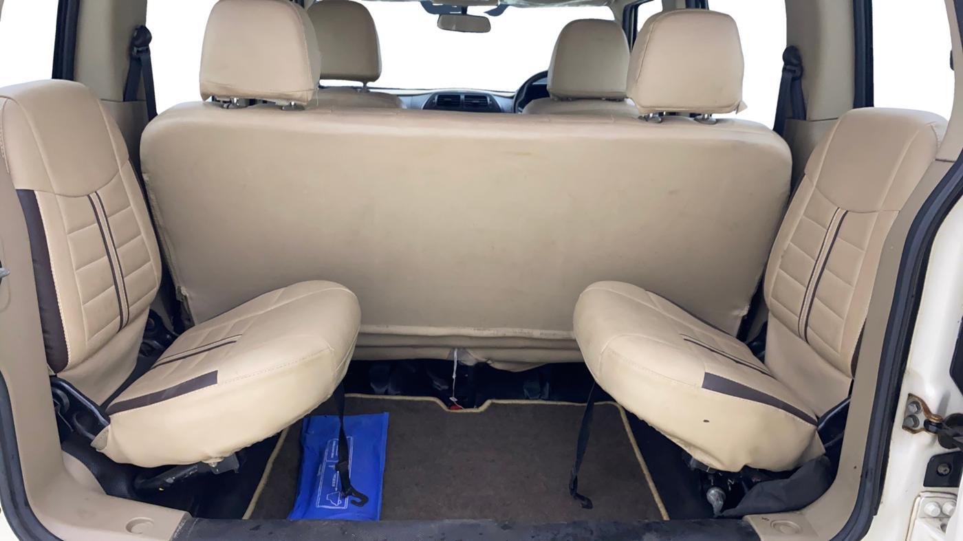 2019 Mahindra TUV300 T6 PLUS, Diesel, Manual, 66,090 km, Third Seat Row ( optional )