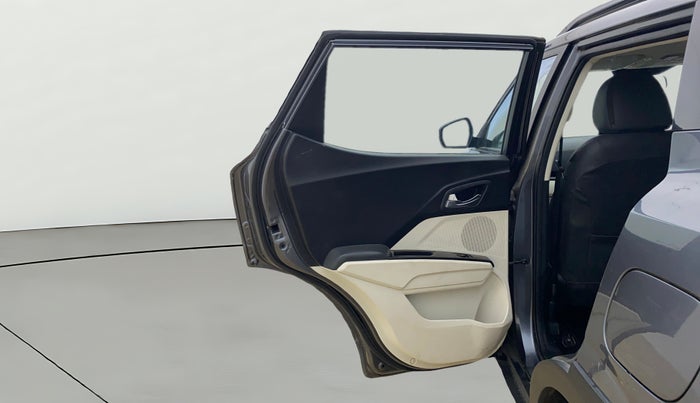 2024 Mahindra XUV 3XO AX5 1.2 L TCMPFi, Petrol, Manual, 27,203 km, LHS Rear Door