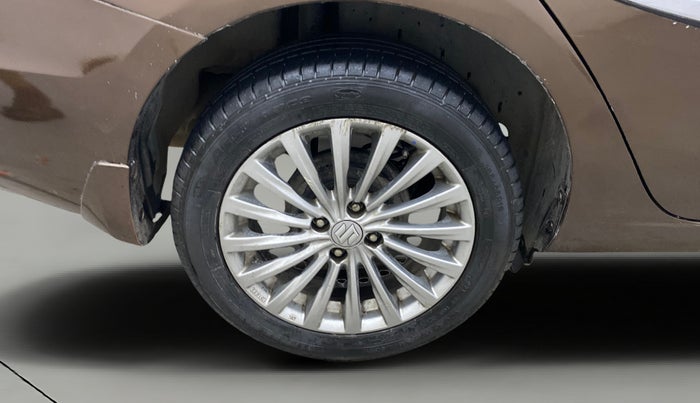 2016 Maruti Ciaz ZXI+, Petrol, Manual, 98,184 km, Right Rear Wheel