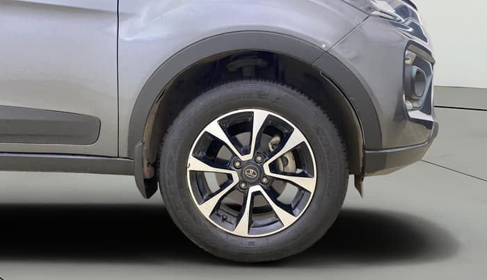 2021 Tata NEXON XZA PLUS PETROL, Petrol, Automatic, 31,083 km, Right Front Wheel