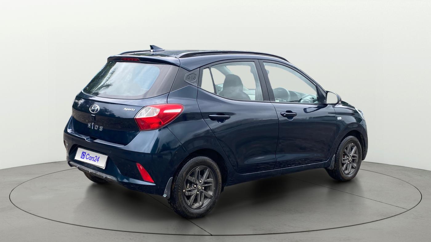 2020 Hyundai GRAND I10 NIOS SPORTZ AMT 1.2 KAPPA VTVT, Petrol, Automatic, 37,821 km, Right Back Diagonal