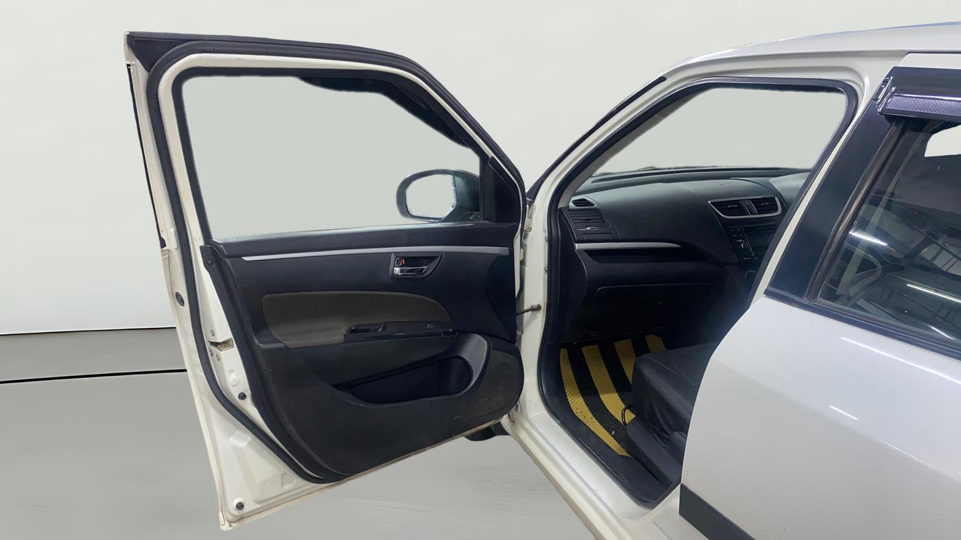 2015 Maruti Swift VXI, CNG, Manual, 88,487 km, LHS Front Door
