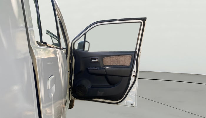 2017 Maruti Wagon R 1.0 VXI AMT, Petrol, Automatic, 65,211 km, RHS Front Door