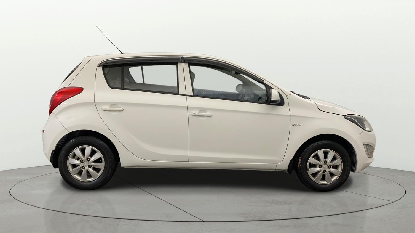 2014 Hyundai i20 SPORTZ 1.2, CNG, Manual, 63,655 km, Right Side View