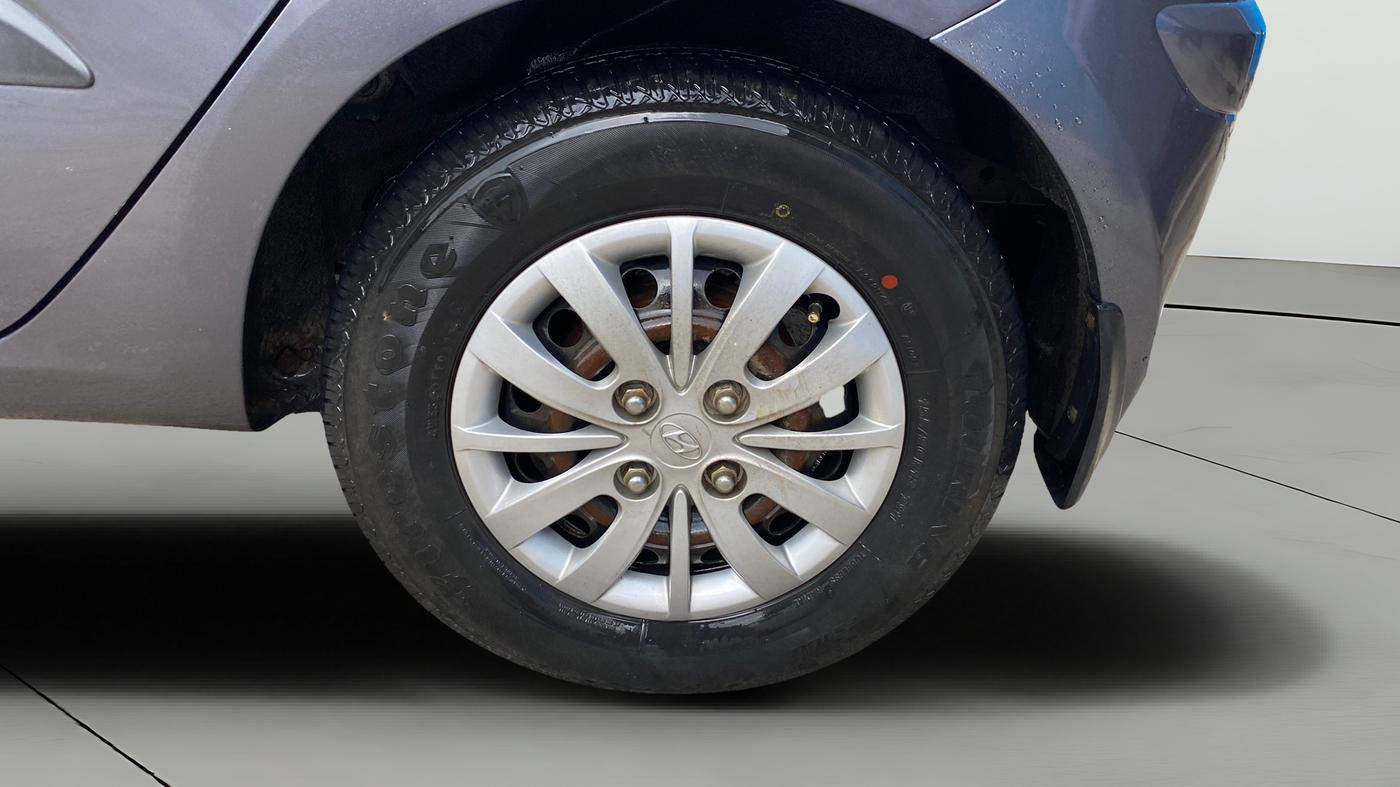 2014 Hyundai i10 SPORTZ 1.1, Petrol, Manual, 38,650 km, Left Rear Wheel