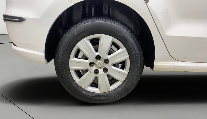 2017 Volkswagen Ameo TRENDLINE 1.5L, Diesel, Manual, 1,30,843 km, Right Rear Wheel