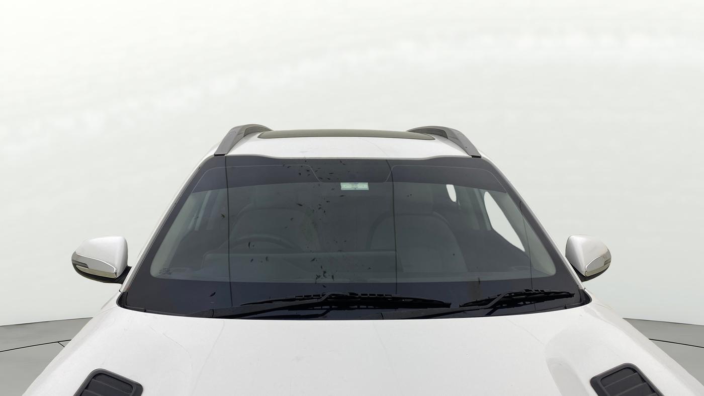 2022 KIA SONET HTX 1.5 AT, Diesel, Automatic, 79,853 km, Front Windshield