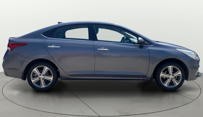 2017 Hyundai Verna 1.6 VTVT SX (O) AT, Petrol, Automatic, 1,07,501 km, Right Side View