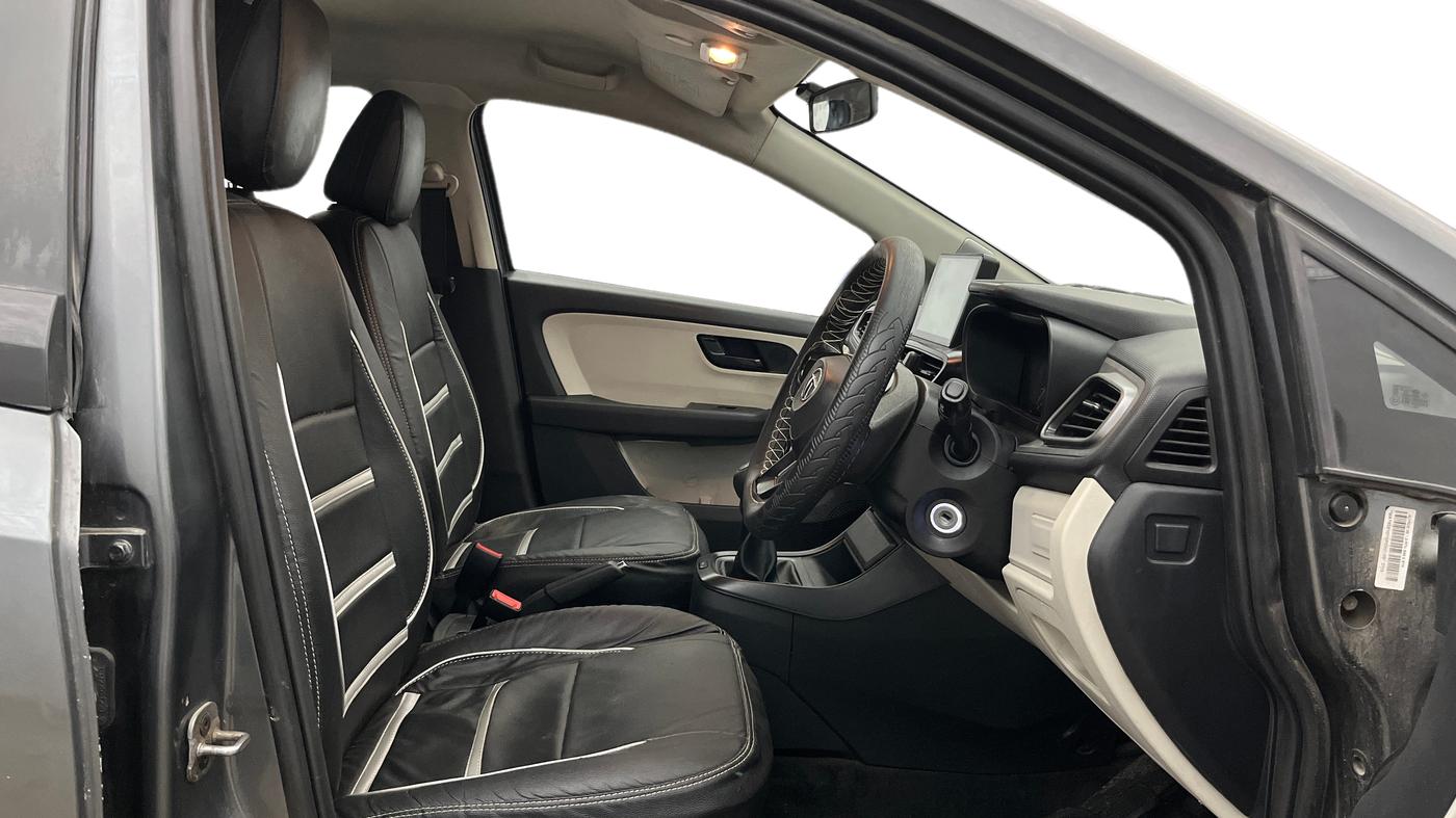 2022 Tata ALTROZ XE PETROL, Petrol, Manual, 63,587 km, Right Side Front Door Cabin