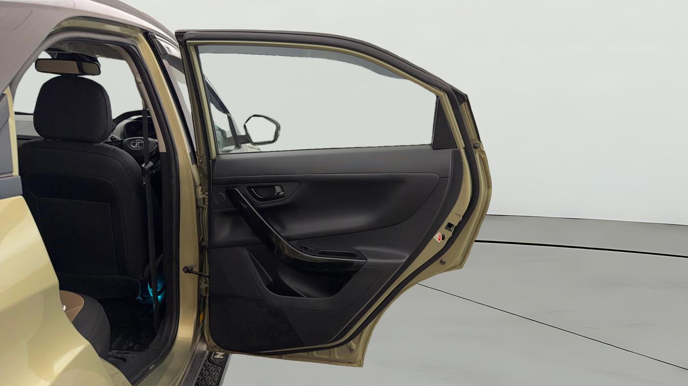 2023 Tata NEXON XZA PLUS LUX SUNROOF KAZIRANGA PETROL, Petrol, Automatic, 60,732 km, RHS Rear Door