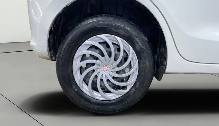 2022 Maruti Swift VXI AMT, Petrol, Automatic, 36,634 km, Right Rear Wheel