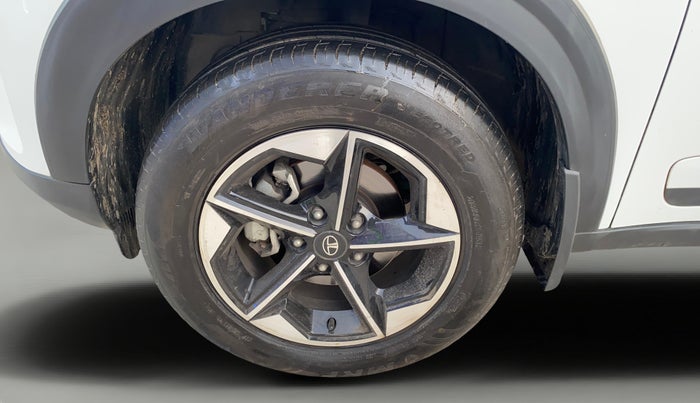 2025 Tata NEXON Fearless Plus (PS) 1.2 iCNG 6MT Dual Tone, CNG, Manual, 8,858 km, Left Front Wheel