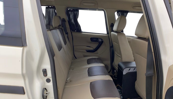 2023 Mahindra BOLERO NEO N 4, Diesel, Manual, 57,131 km, Right Side Rear Door Cabin