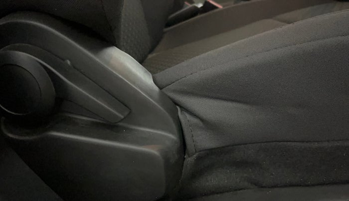 2024 Tata ALTROZ XE PETROL, Petrol, Manual, 8,121 km, Driver Side Adjustment Panel