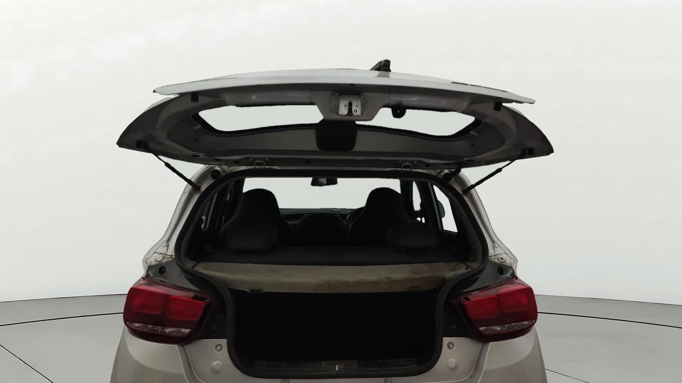 2017 Mahindra KUV 100 NXT K8 P 6 STR, Petrol, Manual, 1,00,569 km, Boot Door Open