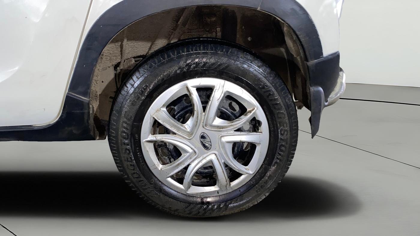 2016 Mahindra Kuv100 K4 6 STR, Petrol, Manual, 65,165 km, Left Rear Wheel