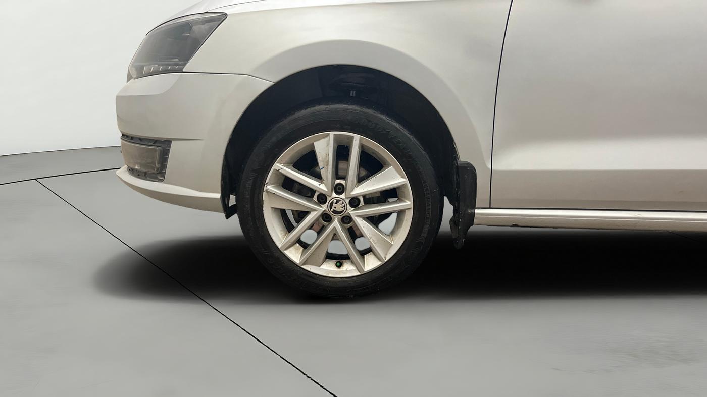 2018 Skoda Rapid STYLE 1.6 MPI AT, Petrol, Automatic, 64,510 km, Left Front Wheel