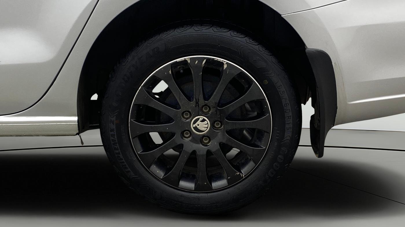 2015 Skoda Rapid 1.5 TDI CR ELEGANCE AT, Diesel, Automatic, 53,592 km, Left Rear Wheel