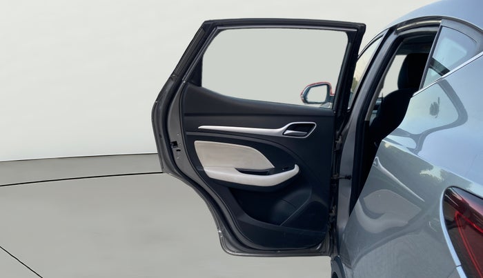 2024 MG ASTOR Sprint 1.5 MT (Ivory), Petrol, Manual, 10,855 km, LHS Rear Door