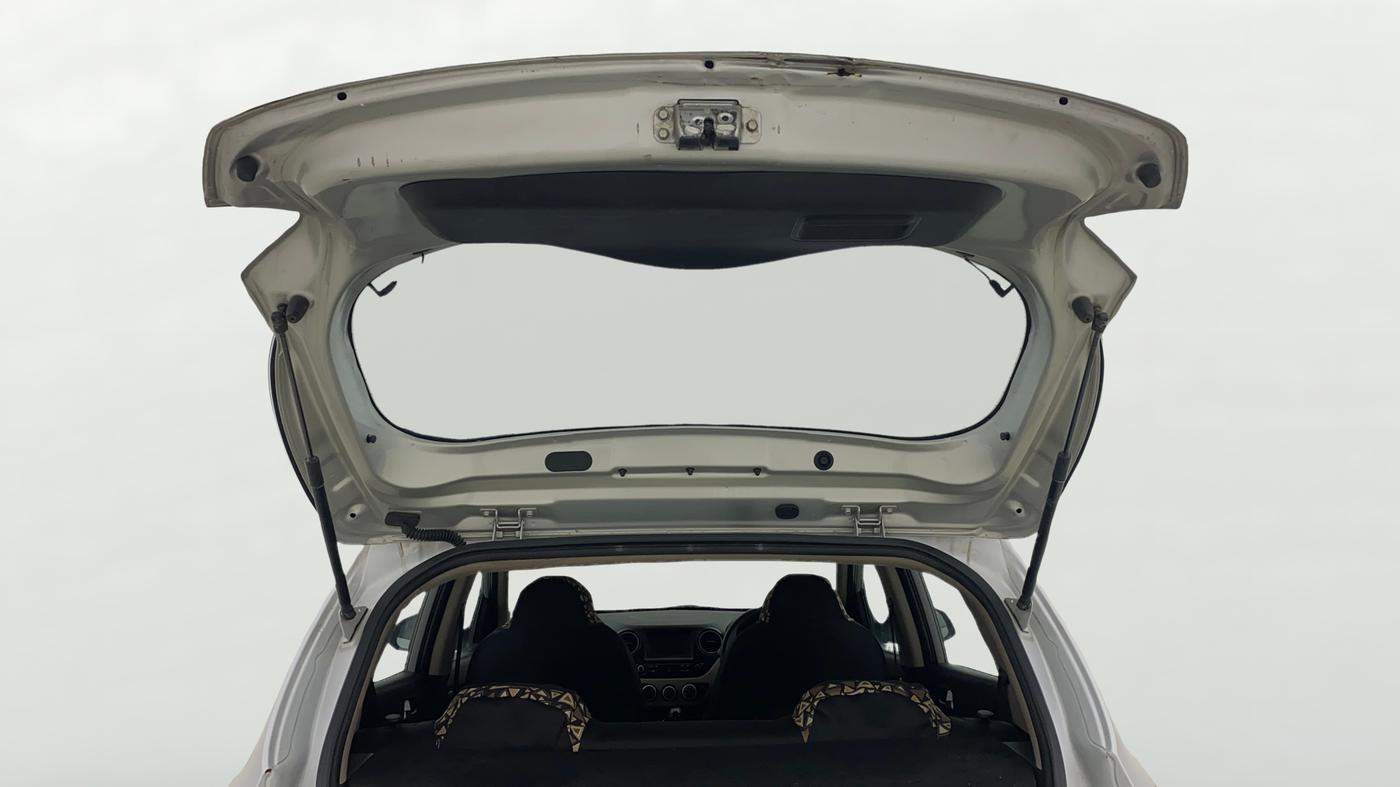2018 Hyundai Grand i10 SPORTZ AT 1.2 KAPPA VTVT, CNG, Automatic, 87,368 km, Boot Door Open