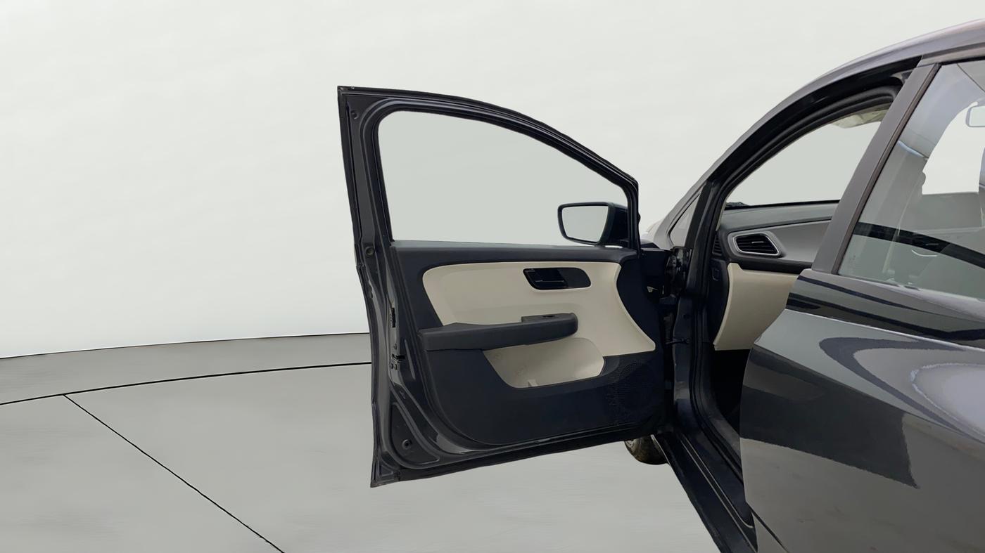 2021 Tata ALTROZ XM PLUS PETROL, CNG, Manual, 56,683 km, LHS Front Door