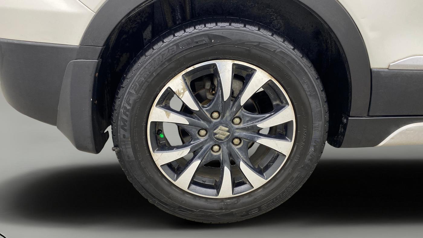 2017 Maruti S Cross ZETA 1.3, Diesel, Manual, 76,489 km, Right Rear Wheel