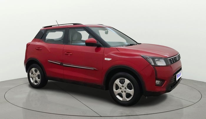 2022 Mahindra XUV300 W6 1.2 PETROL AMT, Petrol, Automatic, 30,959 km, Right Front Diagonal