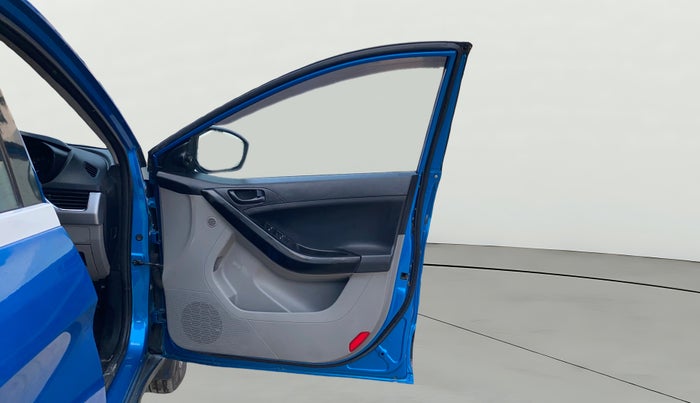 2018 Tata NEXON XT PETROL, Petrol, Manual, 56,007 km, RHS Front Door