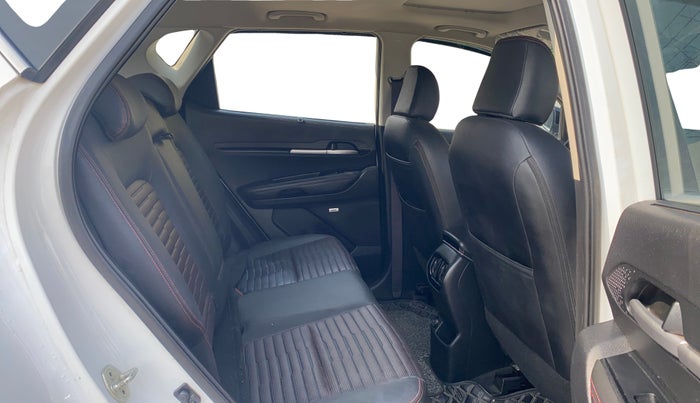 2021 KIA SONET GTX PLUS 1.0 IMT DUAL TONE, Petrol, Manual, 44,847 km, Right Side Rear Door Cabin