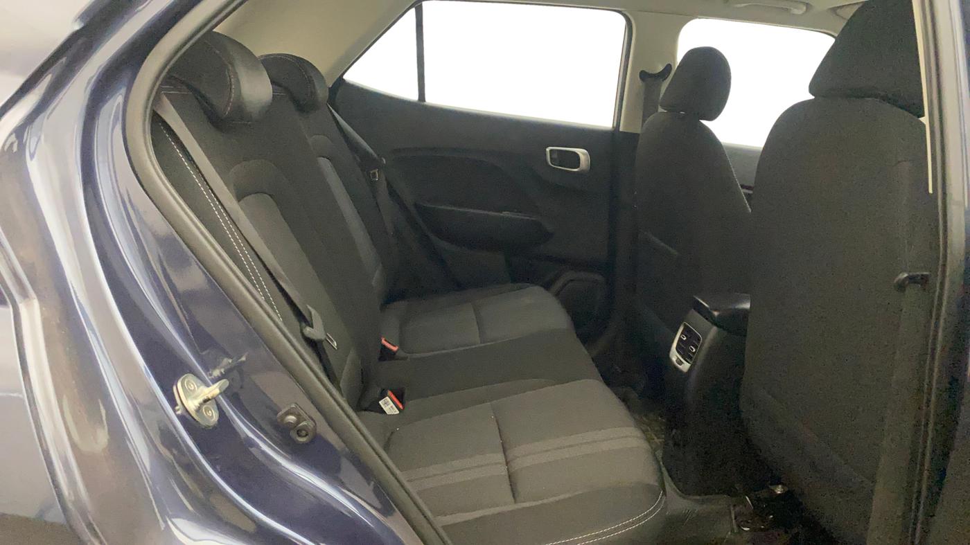 2022 Hyundai VENUE SX PLUS 1.0 TURBO DCT, Petrol, Automatic, 41,164 km, Right Side Rear Door Cabin