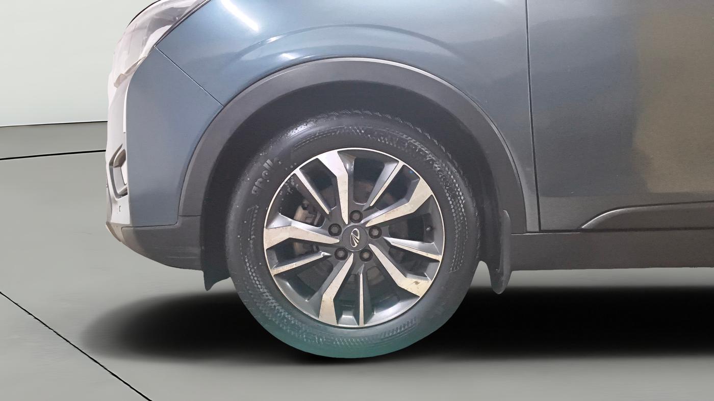 2020 Mahindra XUV300 W8 (O) 1.2 PETROL, CNG, Manual, 95,025 km, Left Front Wheel