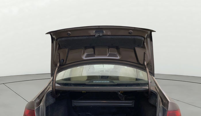 2016 Volkswagen Vento HIGHLINE 1.6 MPI, Petrol, Manual, 94,776 km, Boot Door Open