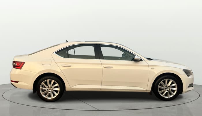 2016 Skoda Superb L&K 1.8 TSI AT, Petrol, Automatic, 90,770 km, Right Side View