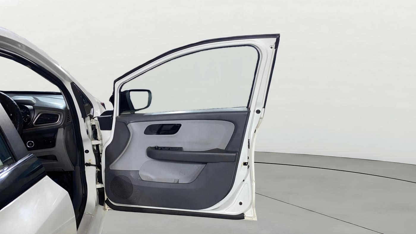 2021 Tata ALTROZ XT PETROL, Petrol, Manual, 48,687 km, RHS Front Door