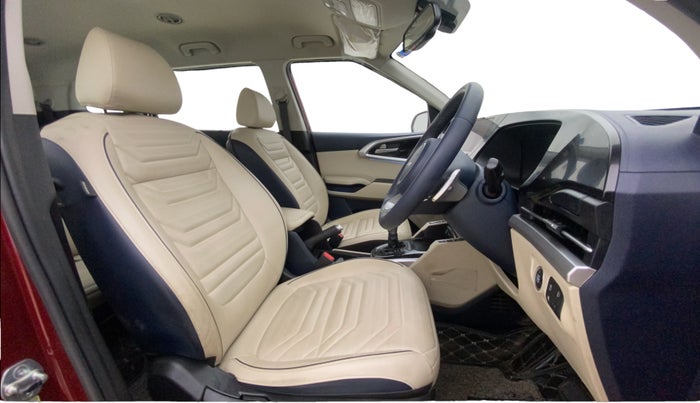 2023 KIA CARENS LUXURY PLUS 1.5 DIESEL AT 7 STR, Diesel, Automatic, 13,641 km, Right Side Front Door Cabin