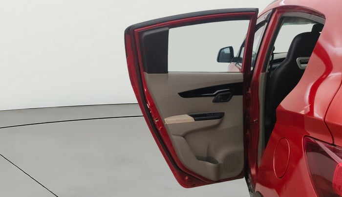 2016 Mahindra Kuv100 K8 D 6 STR, Diesel, Manual, 26,028 km, LHS Rear Door