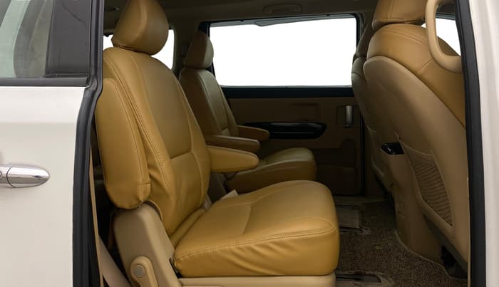 2020 KIA CARNIVAL PRESTIGE 2.2 7 STR, Diesel, Automatic, 1,21,694 km, Right Side Rear Door Cabin