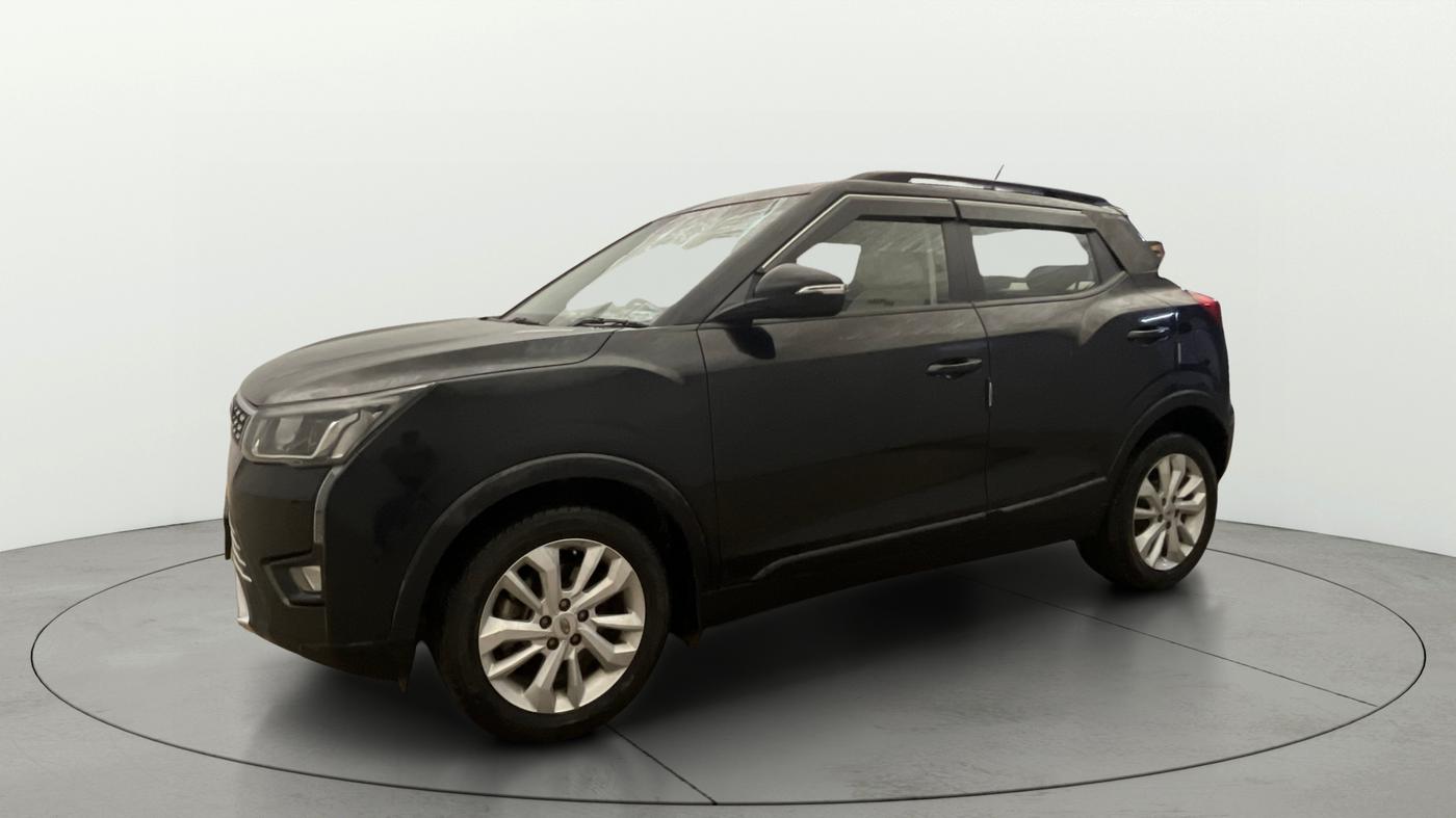 2020 Mahindra XUV300 W8 1.2 PETROL, Petrol, Manual, 79,309 km, Left Front Diagonal