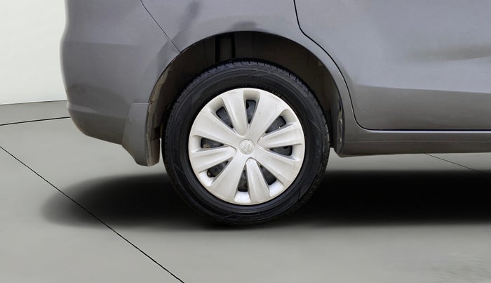 2015 Maruti Ertiga VXI CNG, CNG, Manual, 81,031 km, Right Rear Wheel