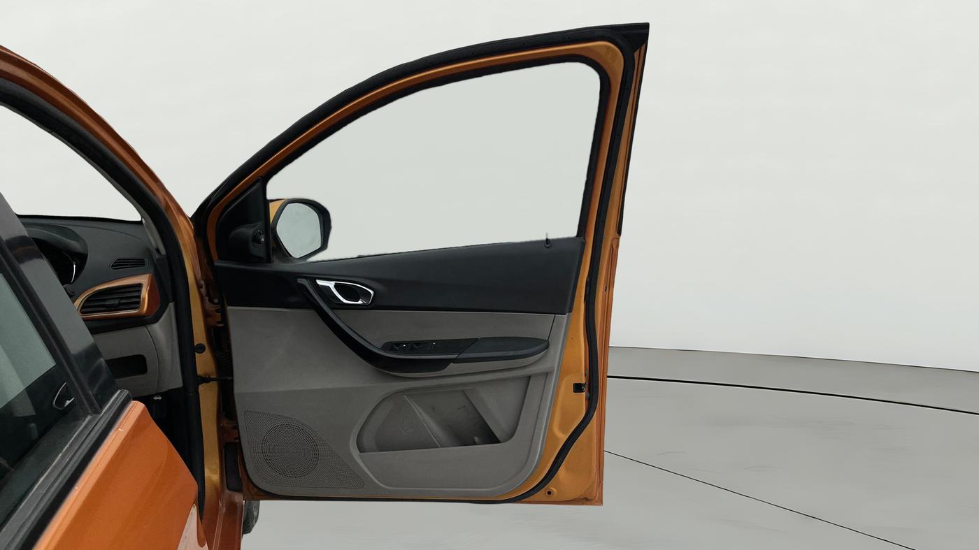 2018 Tata Tiago XZA PETROL, Petrol, Automatic, 57,504 km, RHS Front Door